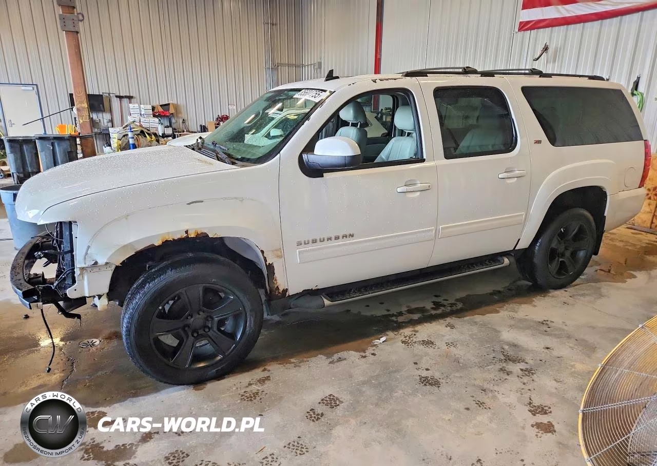 2013 Chevrolet Suburban K1500 Lt – zdjęcie 1 z 14
