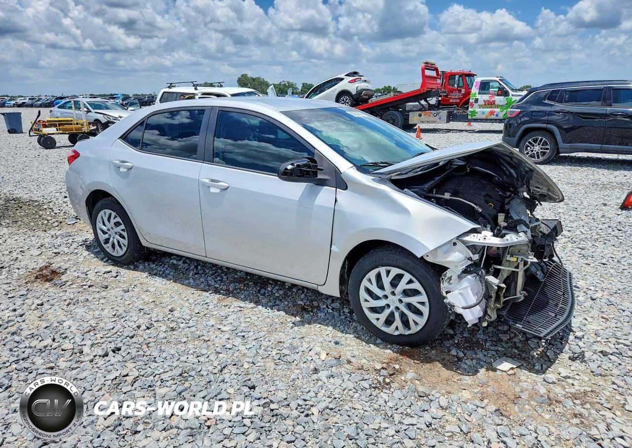 2017 Toyota Corolla Le VIN:5YFBURHEXHP711174 - 4