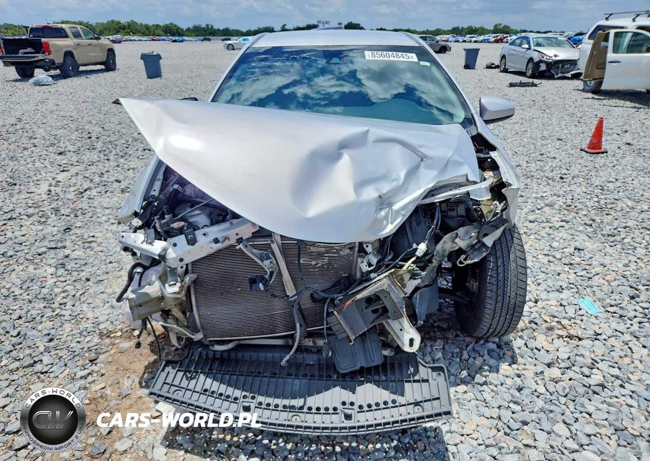 2017 Toyota Corolla Le VIN:5YFBURHEXHP711174 - 5