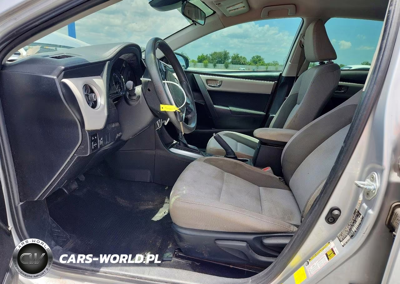 2017 Toyota Corolla Le VIN:5YFBURHEXHP711174 - 7