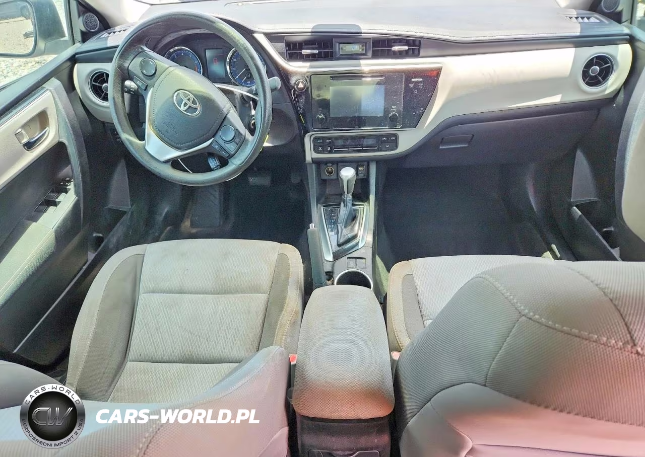 2017 Toyota Corolla Le VIN:5YFBURHEXHP711174 - 8