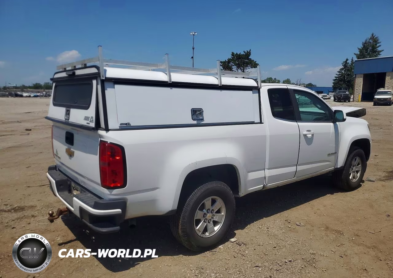 2018 Chevrolet Colorado VIN:1GCHSBEA1J1329148 - 3