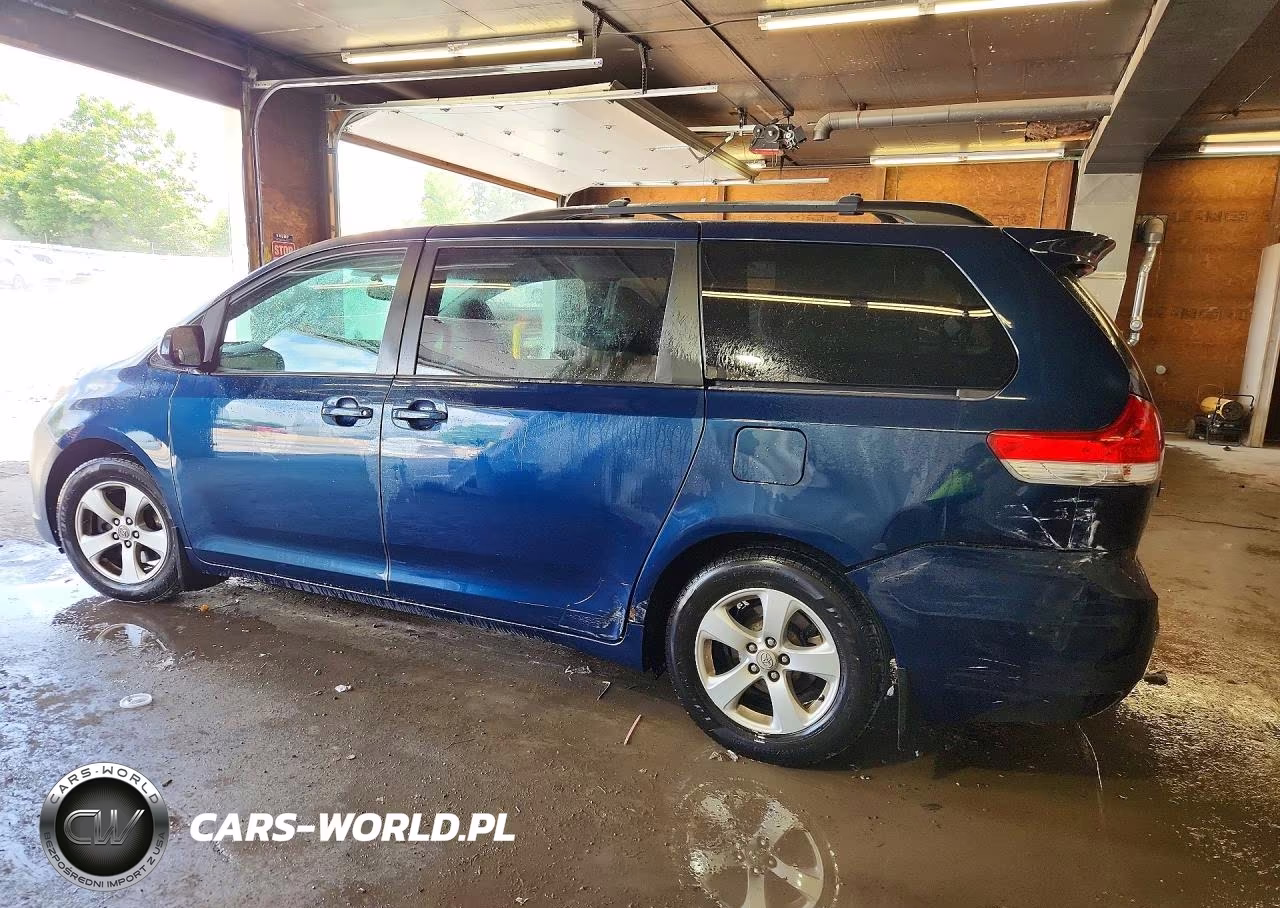 2011 Toyota Sienna Le VIN:5TDKK3DC2BS152533 - 2