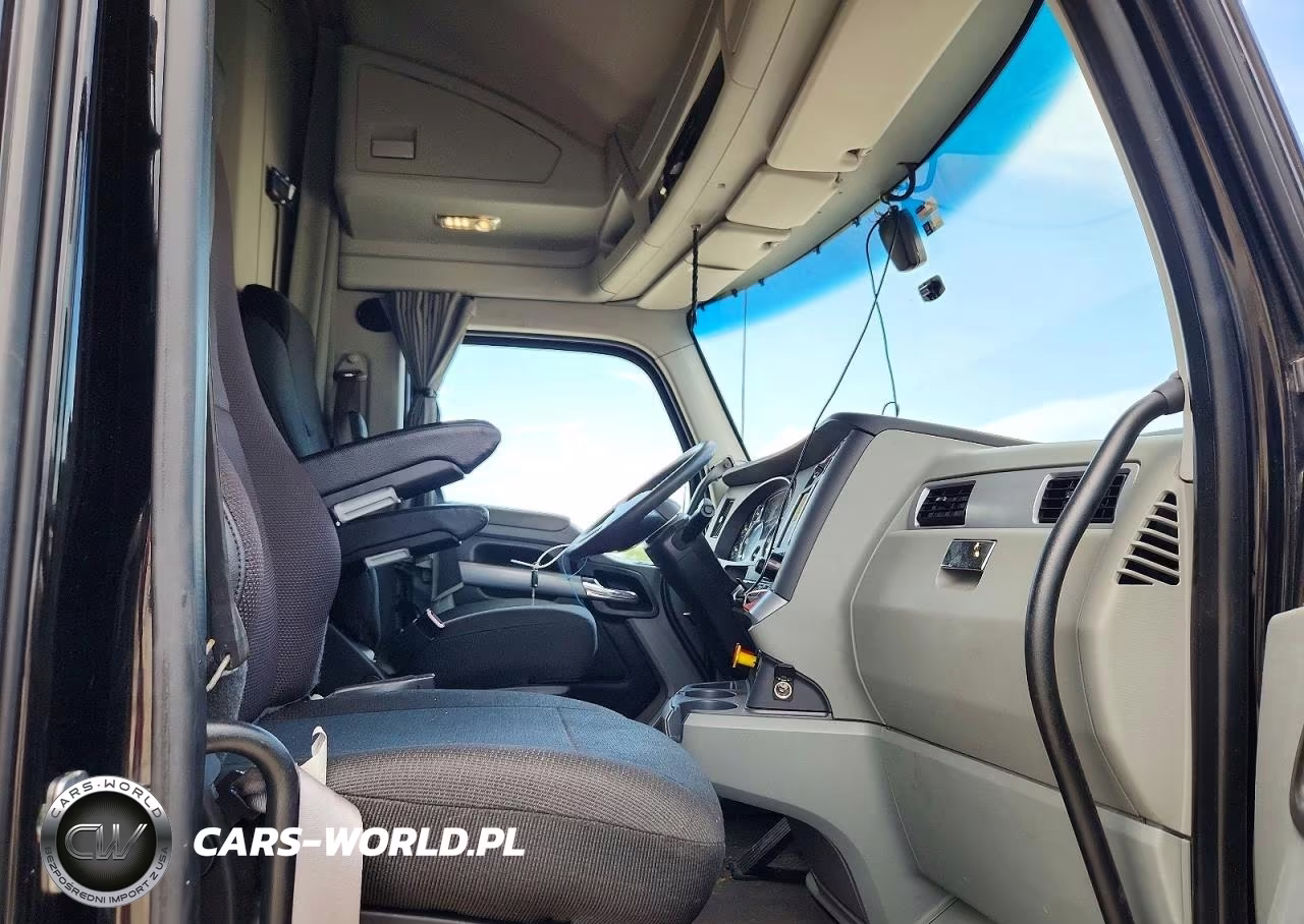 2022 Kenworth T680 Semi Truck VIN:1XKYD49X5NJ483005 - 5