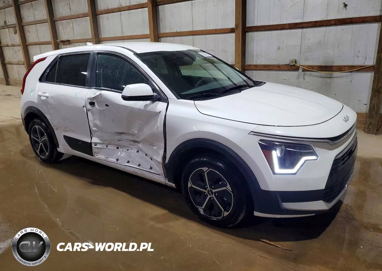 2026 Kia Niro Lx VIN:KNDCP3LE5T5318592 - 4