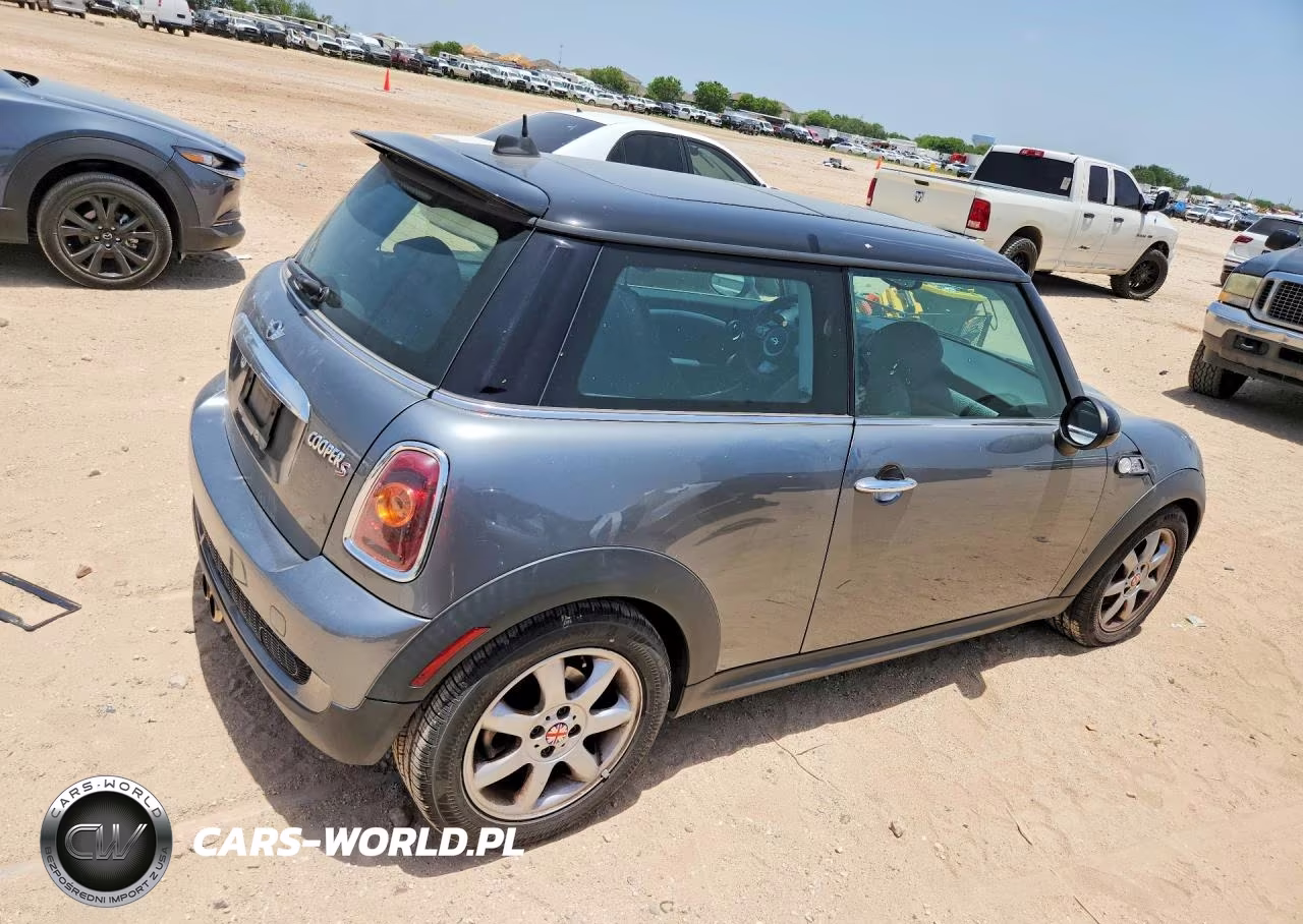 2009 Mini Cooper S VIN:WMWMF73519TW82914 - 3