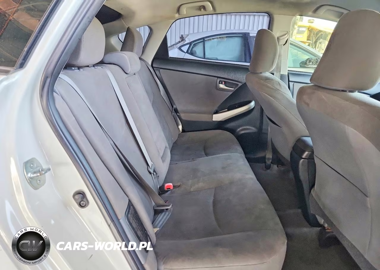 2014 Toyota Prius Two VIN:JTDKN3DUXE0359338 - 10