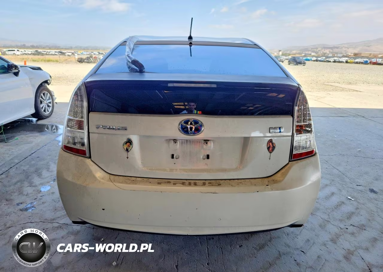 2014 Toyota Prius Two VIN:JTDKN3DUXE0359338 - 6