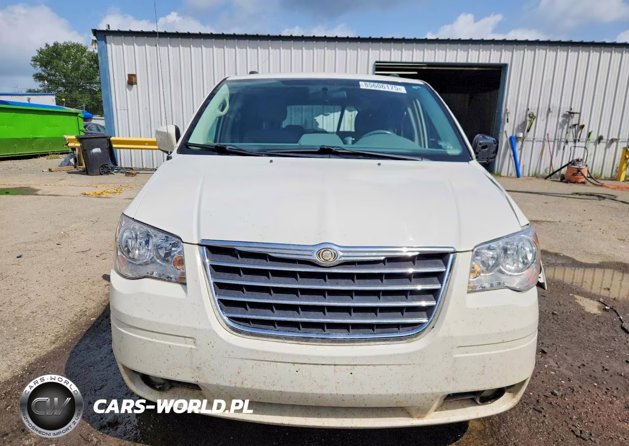 2010 Chrysler Town & Country Touring VIN:2A4RR5D13AR285324 - 5