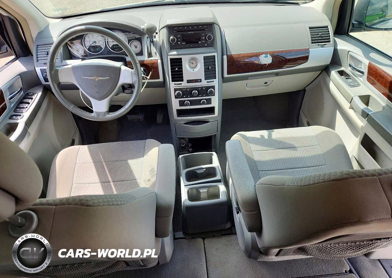 2010 Chrysler Town & Country Touring VIN:2A4RR5D13AR285324 - 8