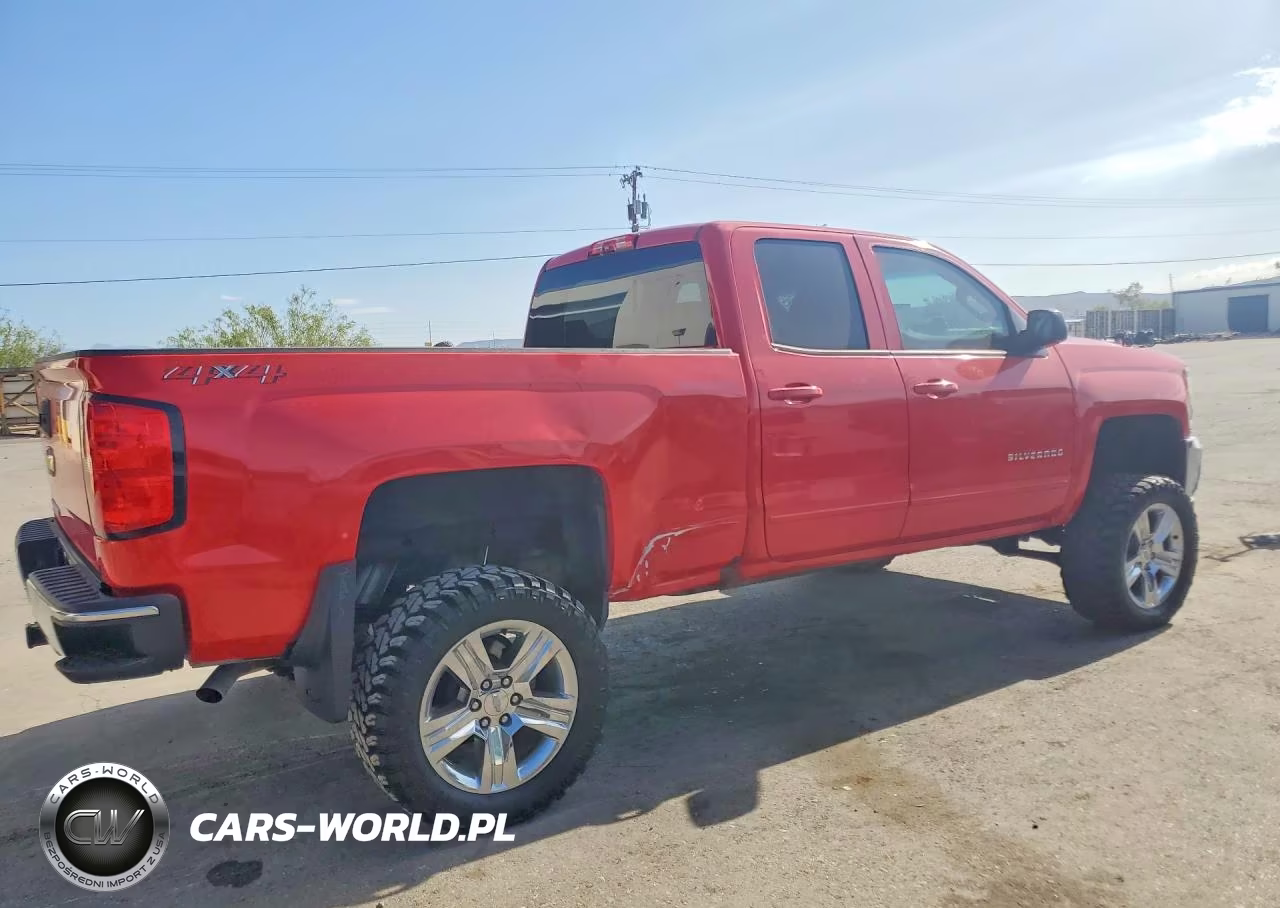 2018 Chevrolet Silverado K1500 Custom VIN:1GCVKPEC3JZ277721 - 3