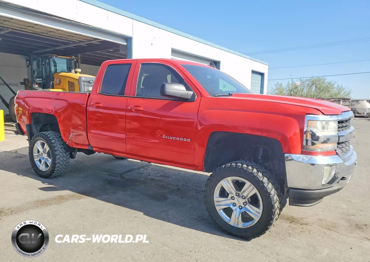 2018 Chevrolet Silverado K1500 Custom VIN:1GCVKPEC3JZ277721 - 4