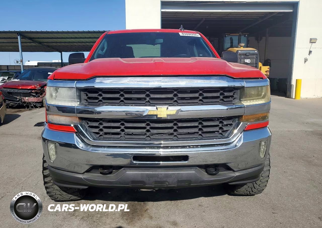 2018 Chevrolet Silverado K1500 Custom VIN:1GCVKPEC3JZ277721 - 5