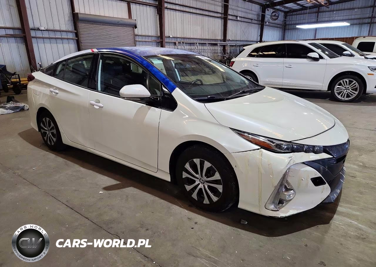 2020 Toyota Prius Prime Limited VIN:JTDKARFP6L3153726 - 4