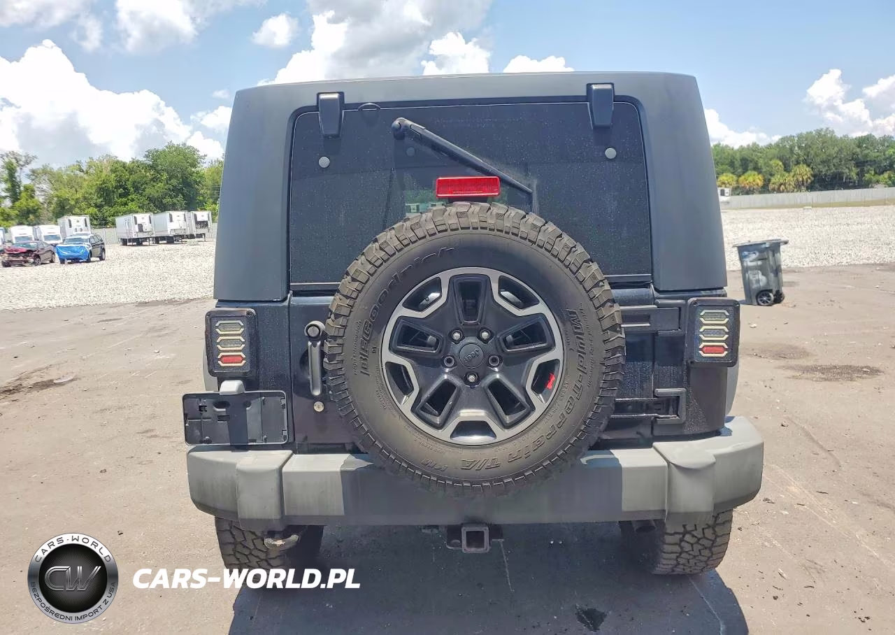 2009 Jeep Wrangler Unlimited Sahara VIN:1J4GA591X9L705012 - 6