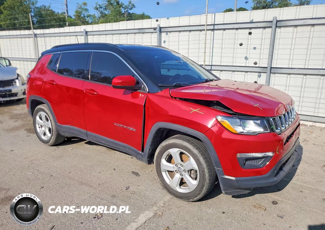 2018 Jeep Compass Latitude VIN:3C4NJCBB8JT182280 - 4