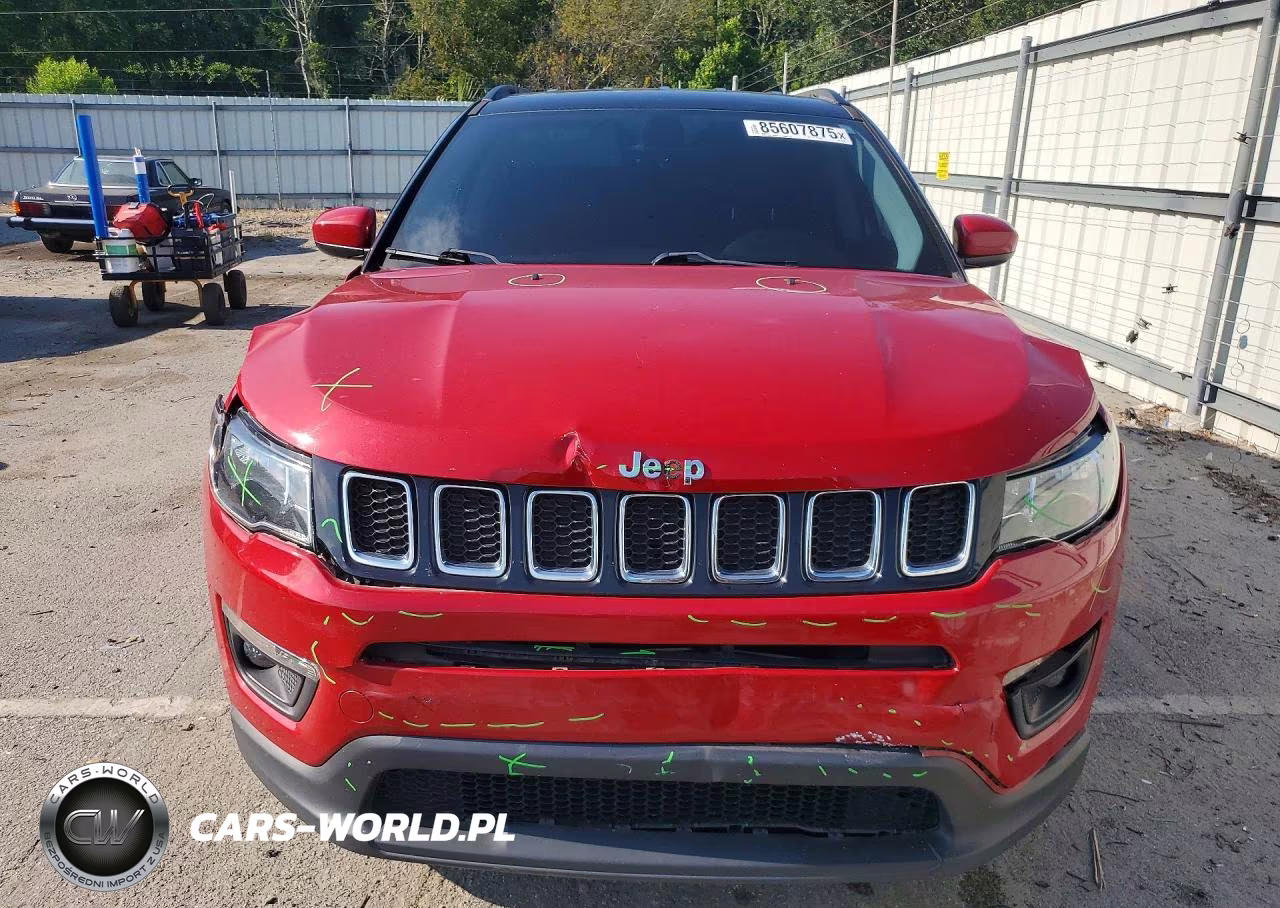2018 Jeep Compass Latitude VIN:3C4NJCBB8JT182280 - 5