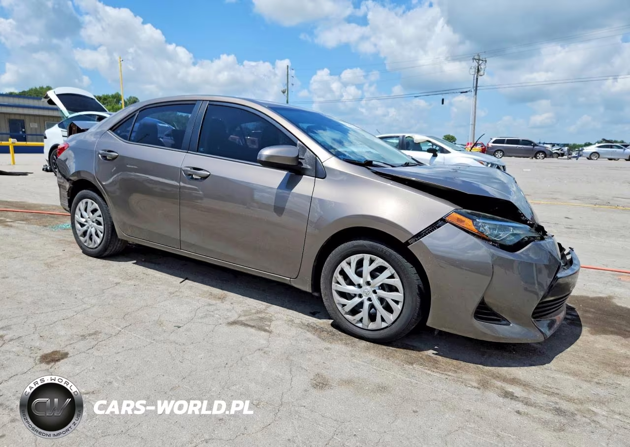 2019 Toyota Corolla Le VIN:2T1BURHE8KC225776 - 4