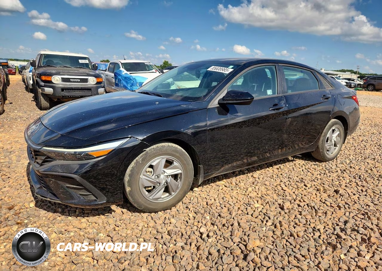 2025 Hyundai Elantra Se