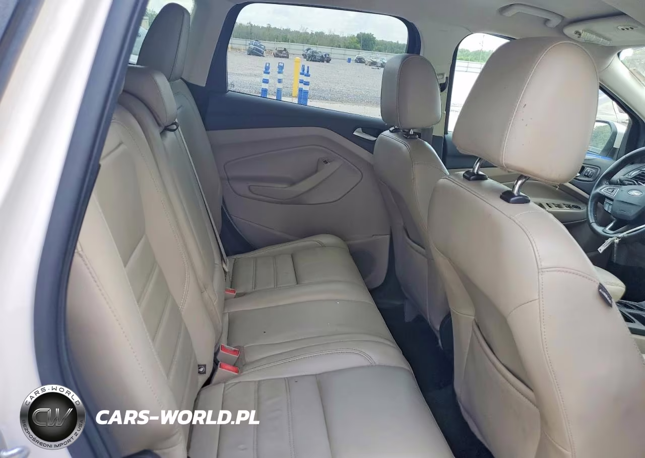2017 Ford Escape Titanium VIN:1FMCU0JD1HUB12664 - 10