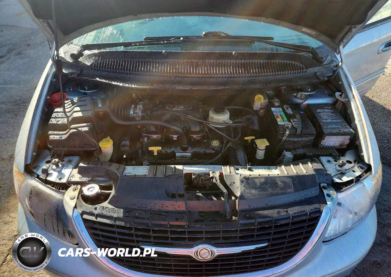 2002 Chrysler Town & Country Limited VIN:2C8GP64L52R638771 - 12
