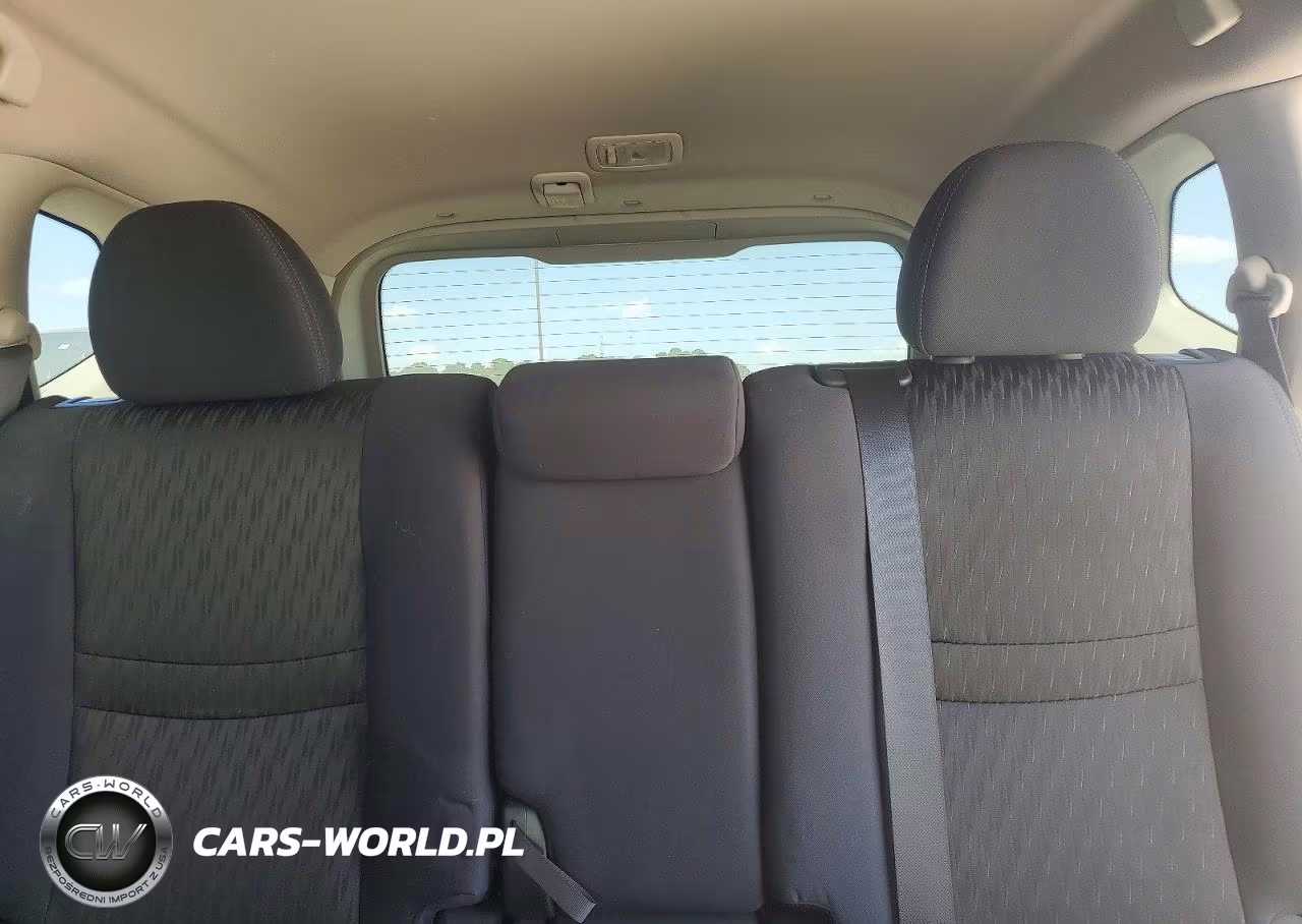 2019 Nissan Rogue S VIN:5N1AT2MT6KC733467 - 10