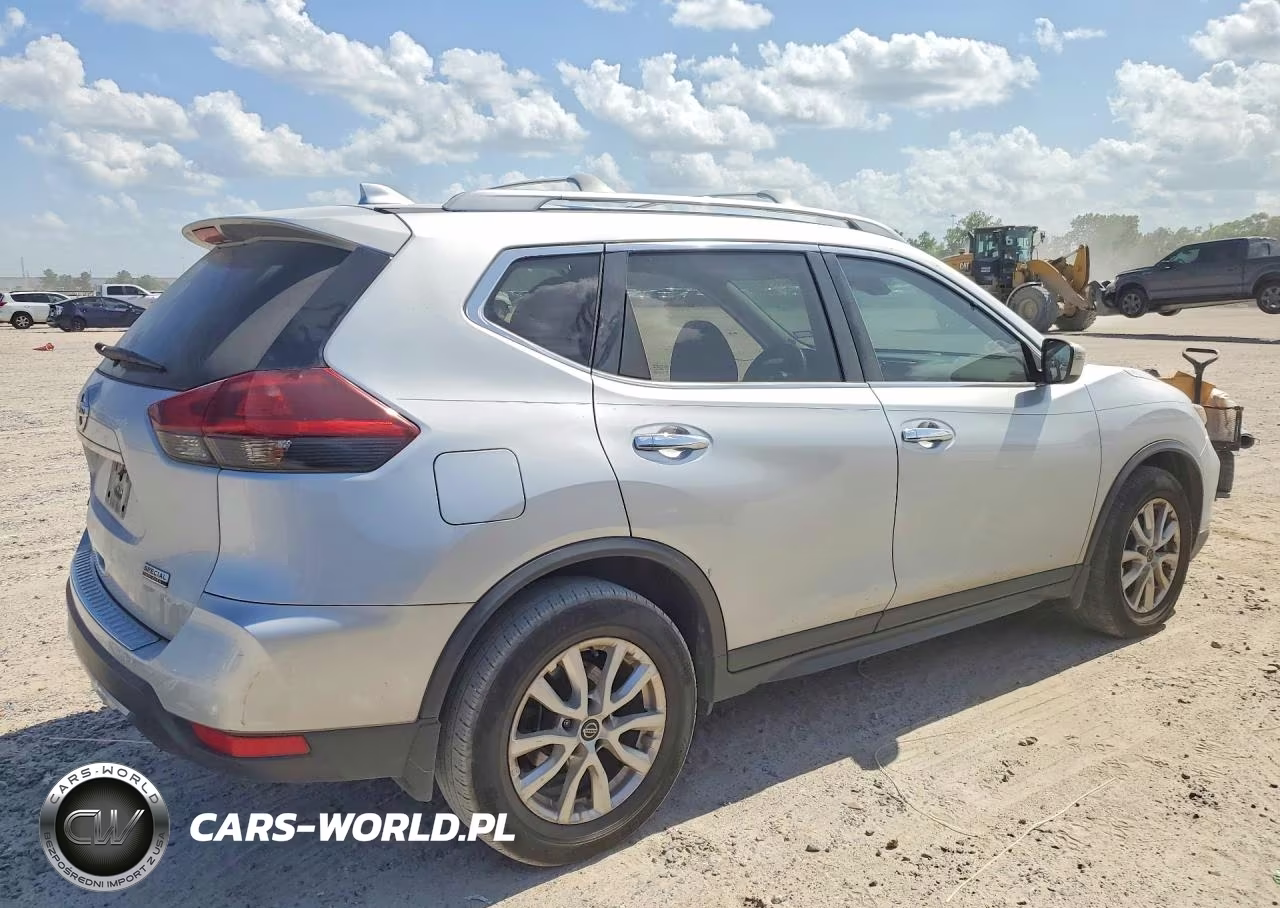 2019 Nissan Rogue S VIN:5N1AT2MT6KC733467 - 3