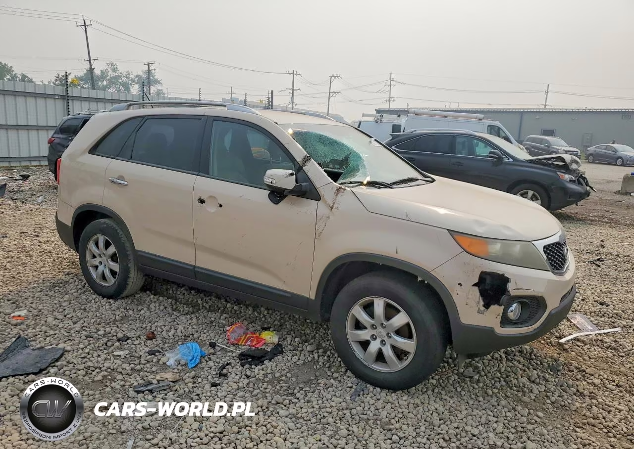2011 Kia Sorento Lx VIN:5XYKT4A10BG073090 - 4