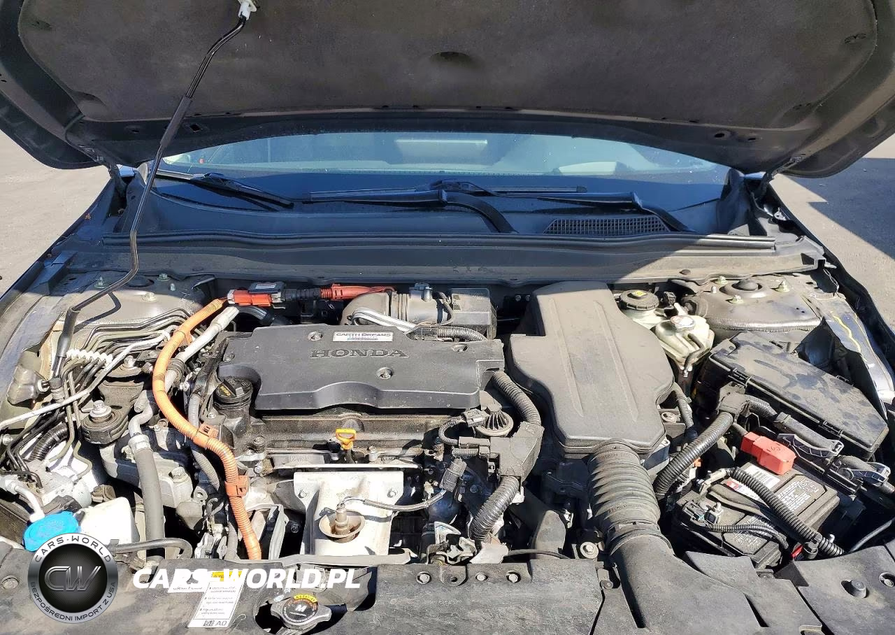 2018 Honda Accord Touring Hybrid VIN:1HGCV3F93JA011478 - 11