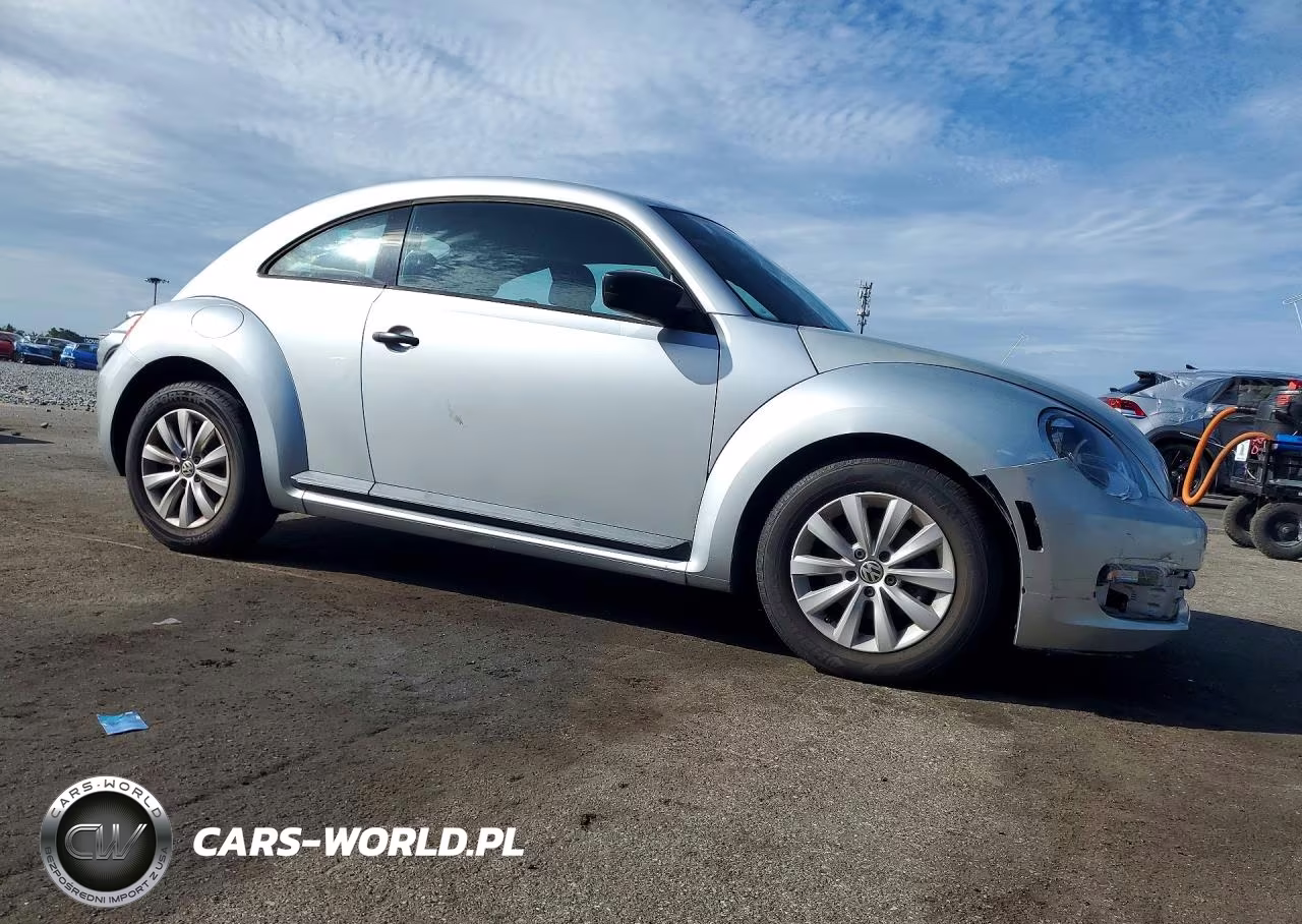 2014 Volkswagen Beetle VIN:3VWFP7AT7EM624094 - 4