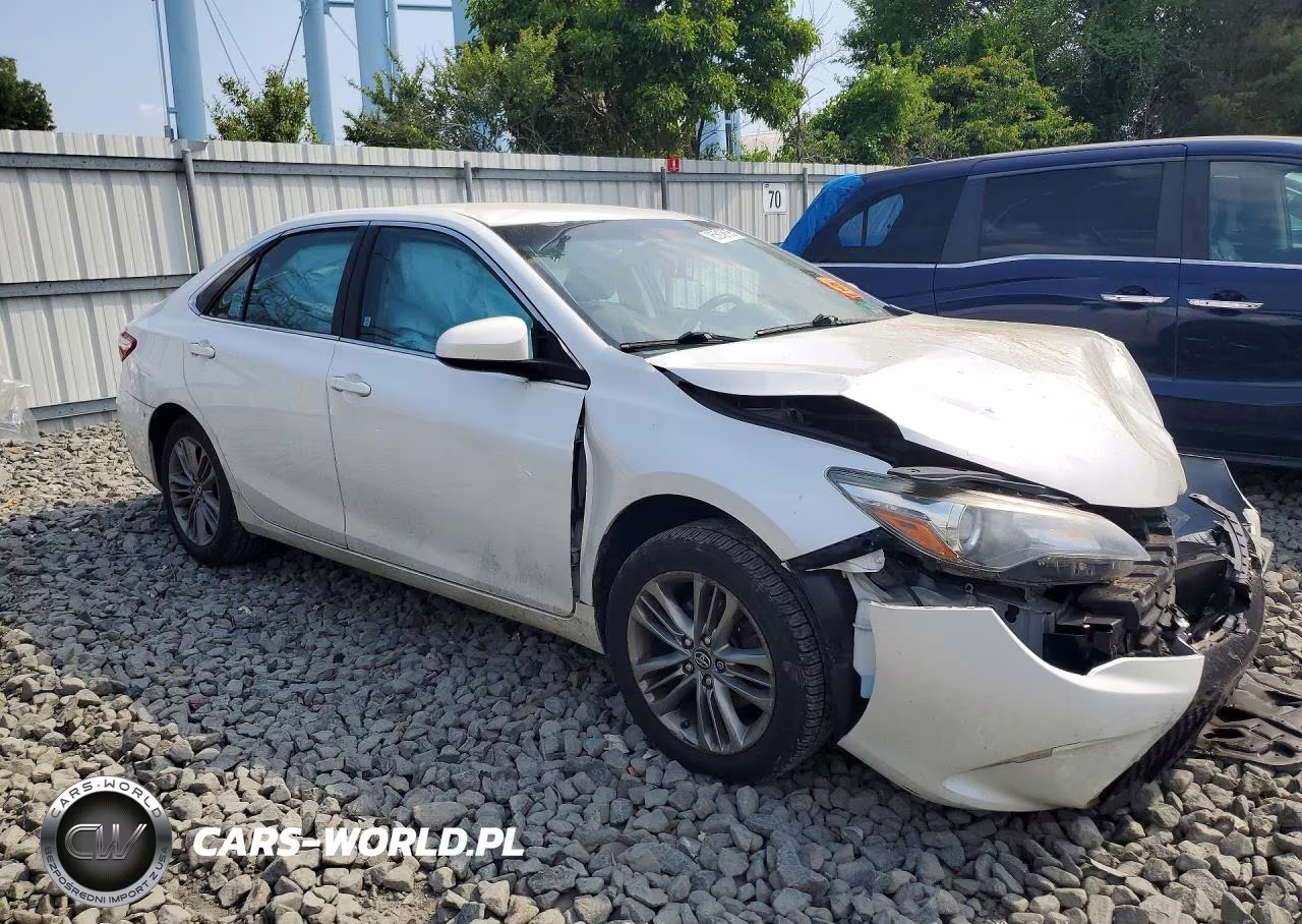 2016 Toyota Camry Se VIN:4T1BF1FK3GU223928 - 4