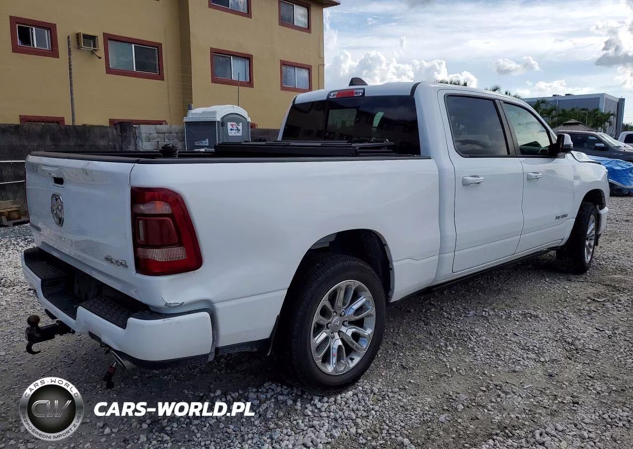 2023 Ram 1500 Laramie VIN:1C6SRFRT1PN617622 - 3