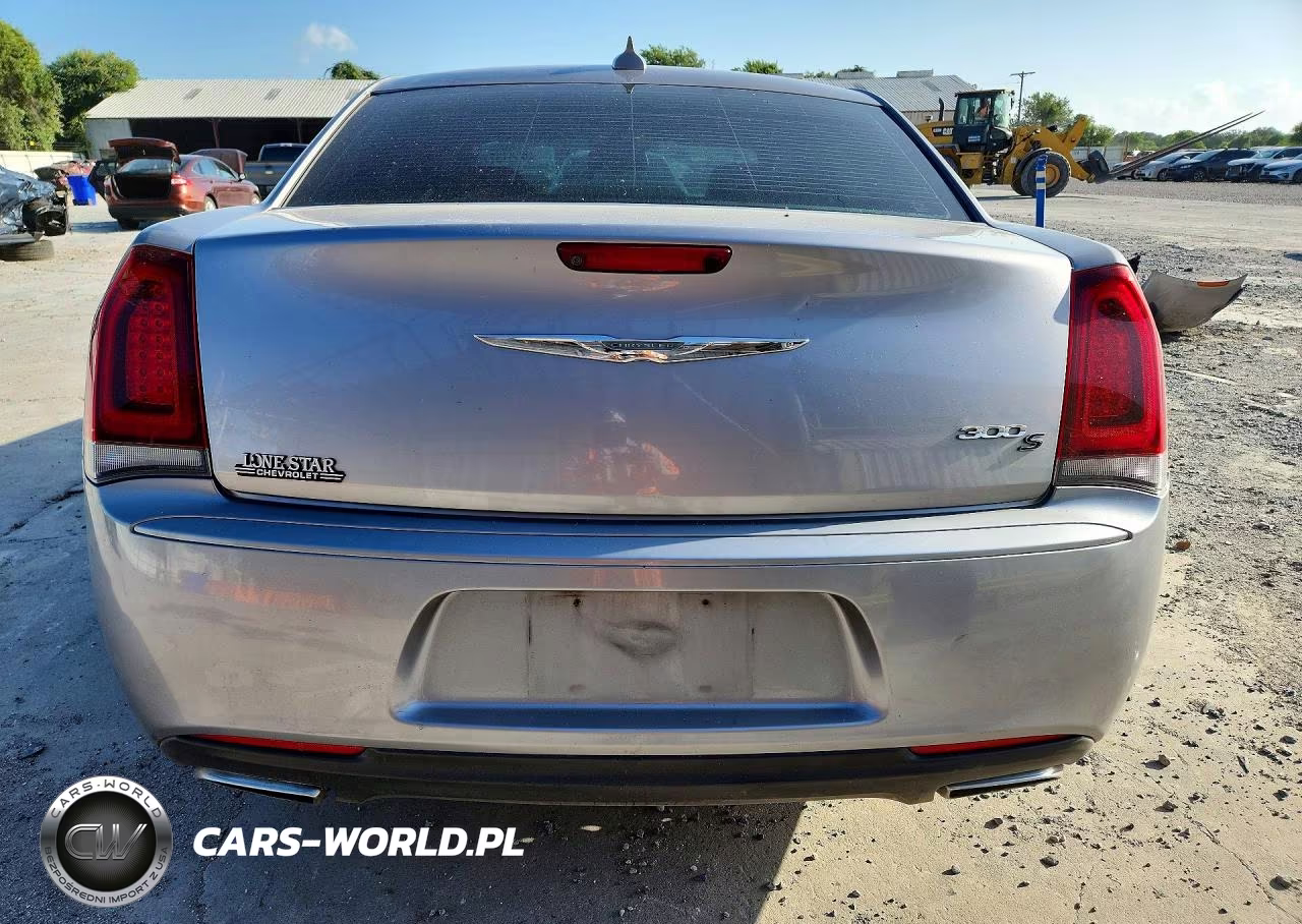 2015 Chrysler 300 S VIN:2C3CCABGXFH807770 - 6