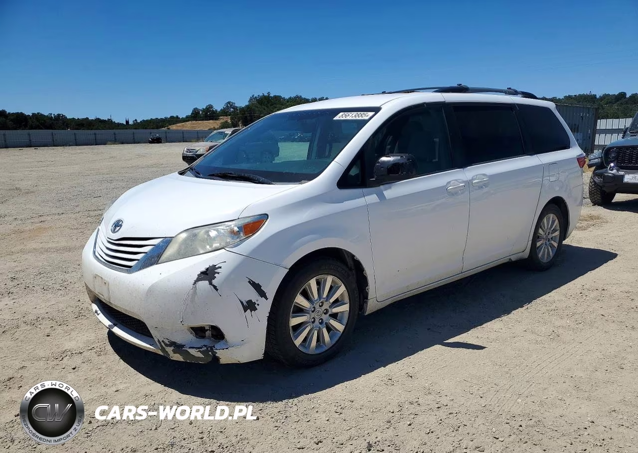 2015 Toyota Sienna Le – zdjęcie 1 z 13