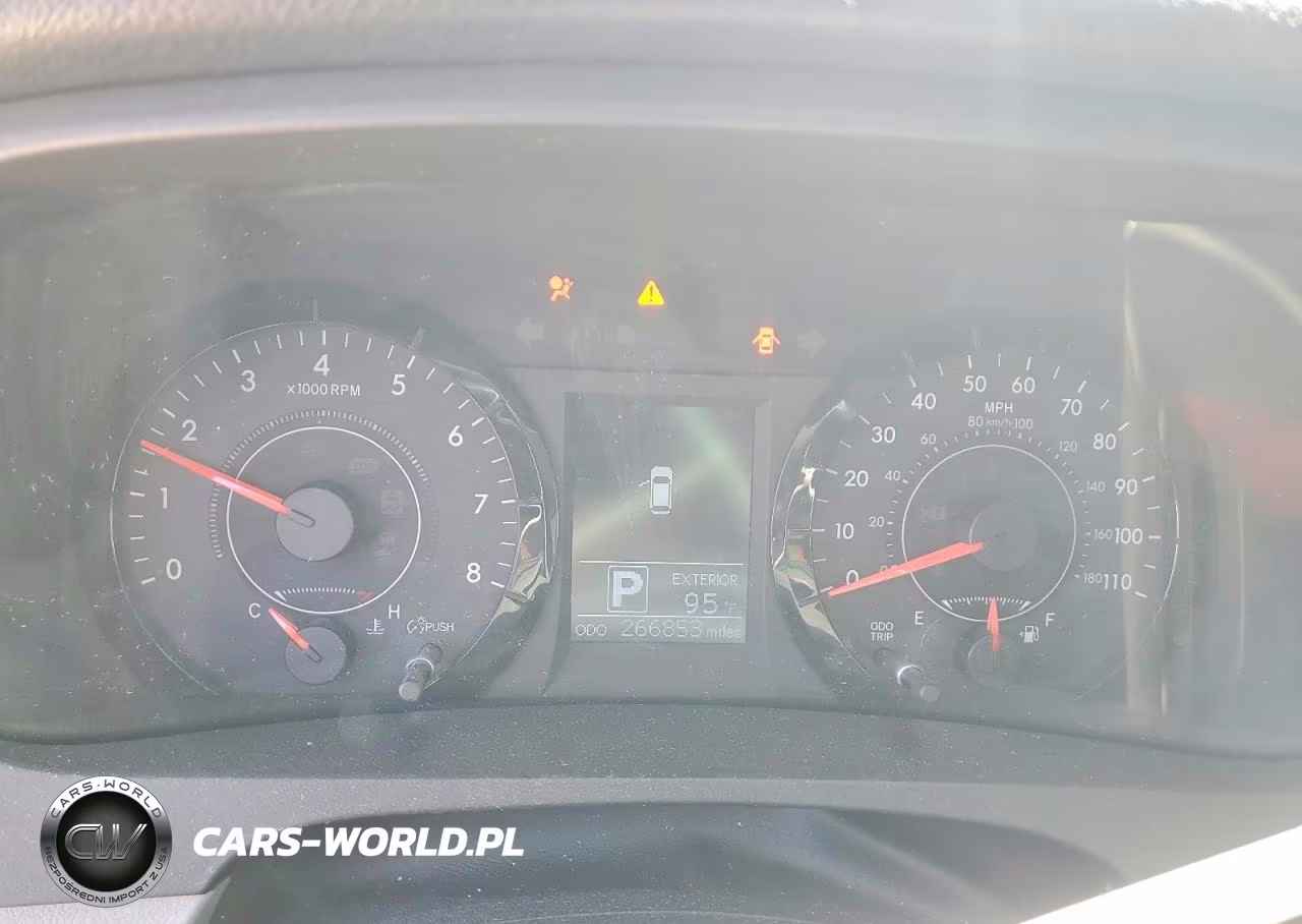 2015 Toyota Sienna Le VIN:5TDJK3DC7FS123174 - 9