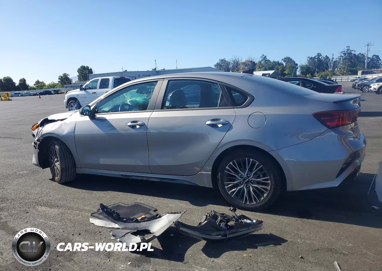 2023 Kia Forte Gt Line VIN:3KPF54AD7PE606367 - 2