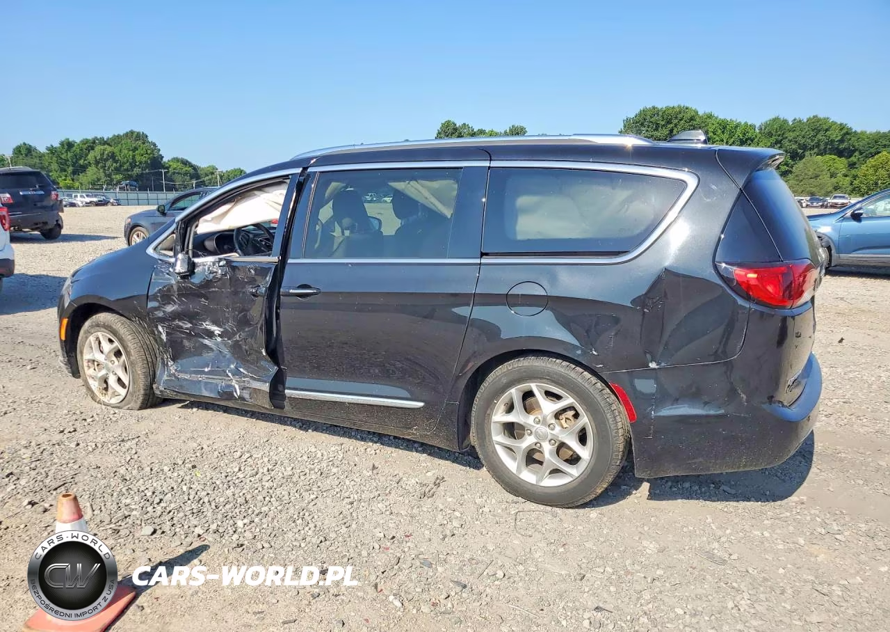 2018 Chrysler Pacifica Touring L VIN:2C4RC1BG8JR353009 - 2