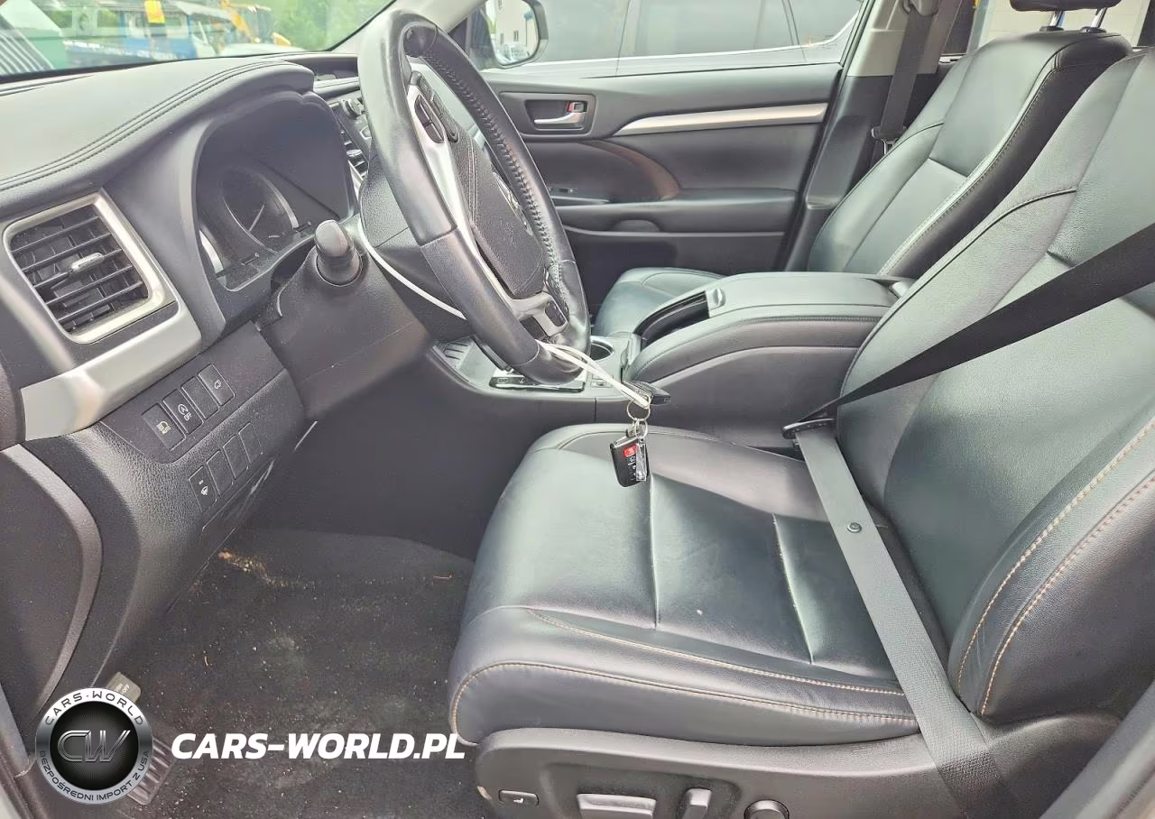 2019 Toyota Highlander Xle VIN:5TDJZRFH6KS622744 - 7