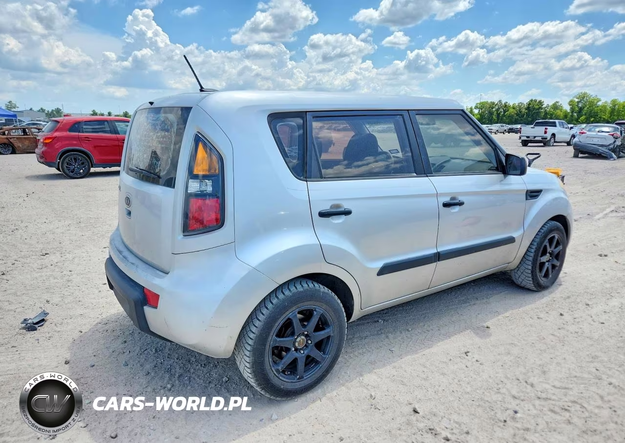 2011 Kia Soul Base VIN:KNDJT2A18B7721580 - 3
