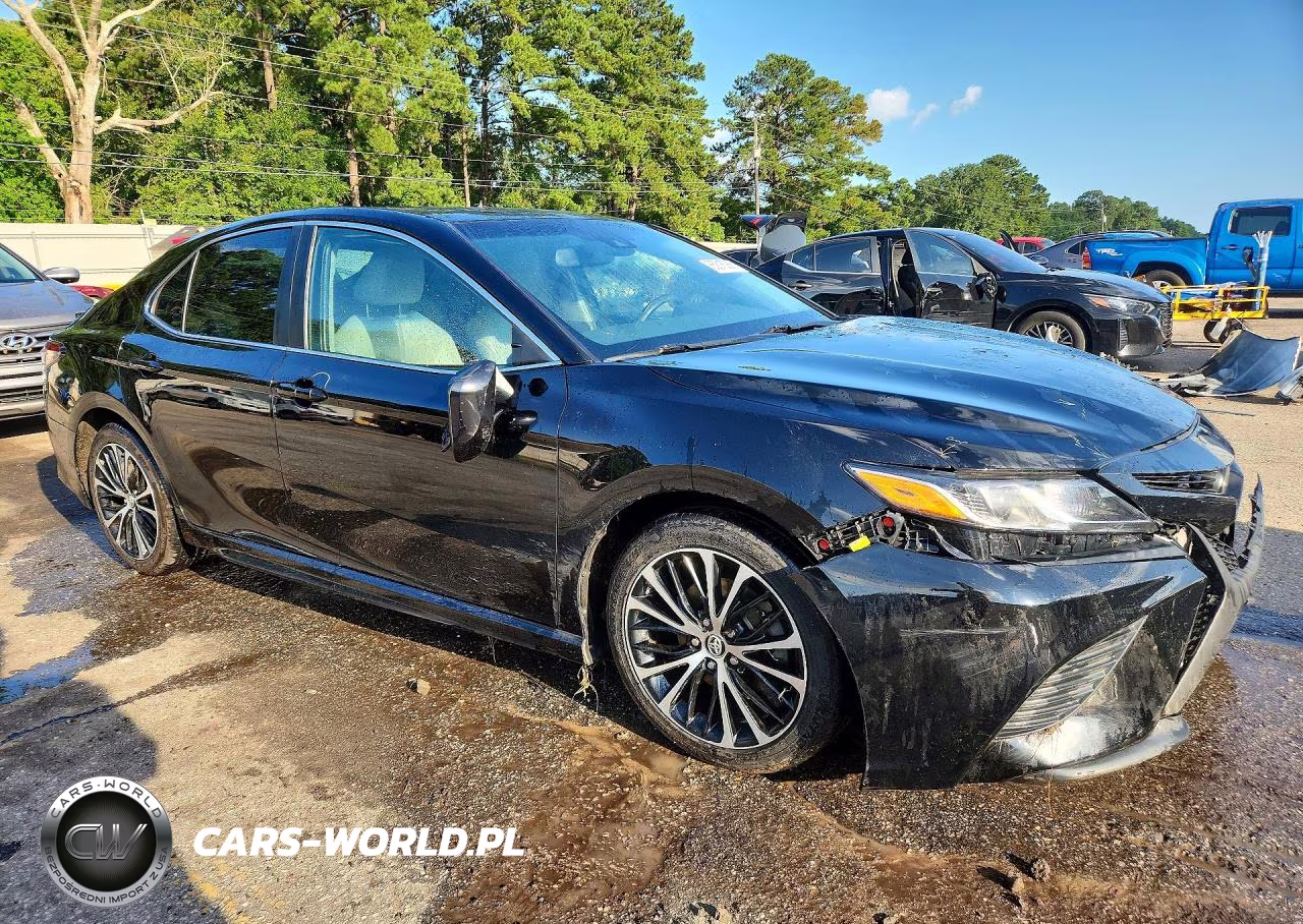 2018 Toyota Camry Se VIN:4T1B11HK0JU145384 - 4