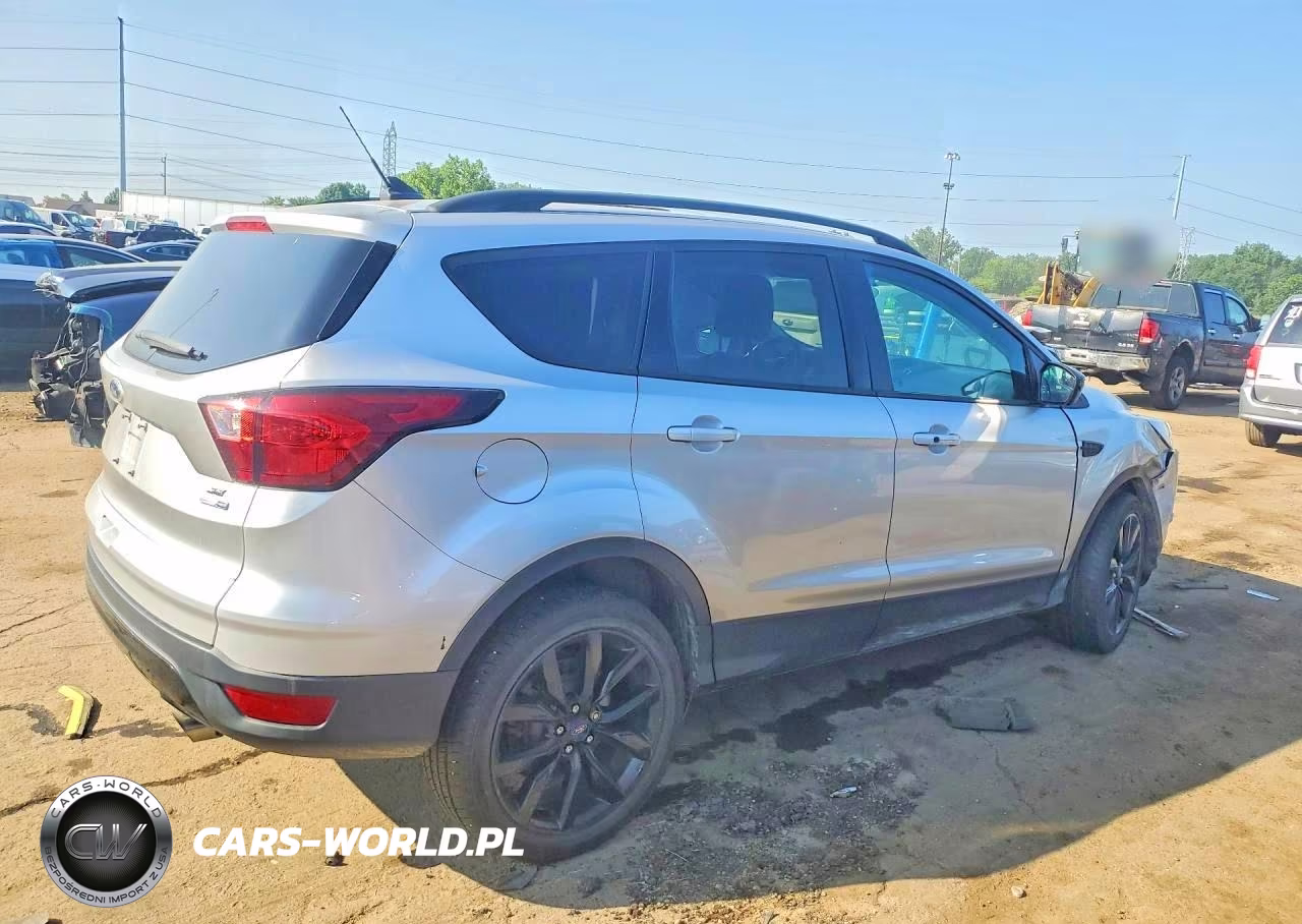 2019 Ford Escape Se VIN:1FMCU9GD6KUA15866 - 3