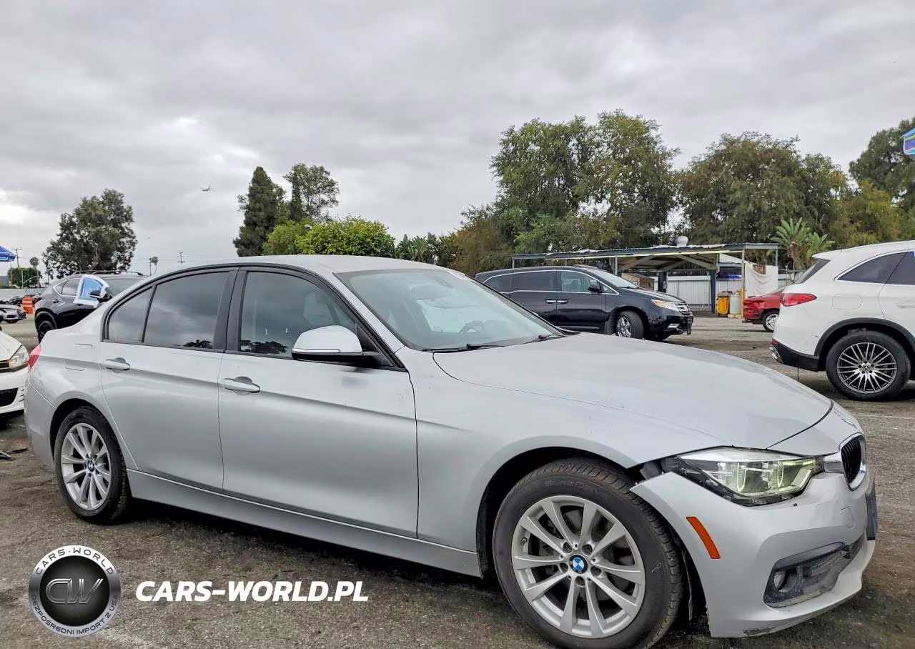 2018 BMW 320 I VIN:WBA8A9C50JAD27697 - 4
