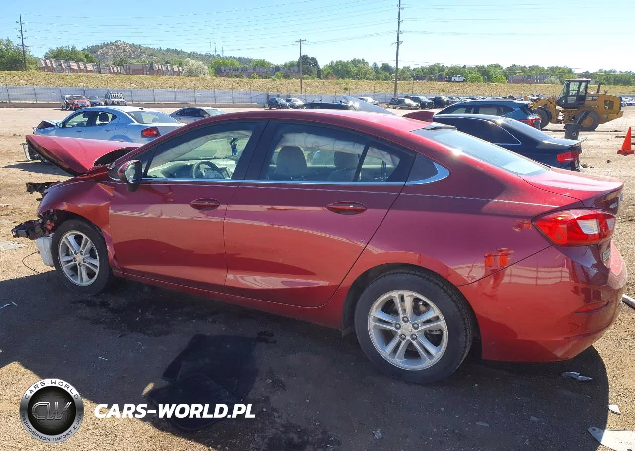2018 Chevrolet Cruze Lt VIN:1G1BE5SM3J7117385 - 2