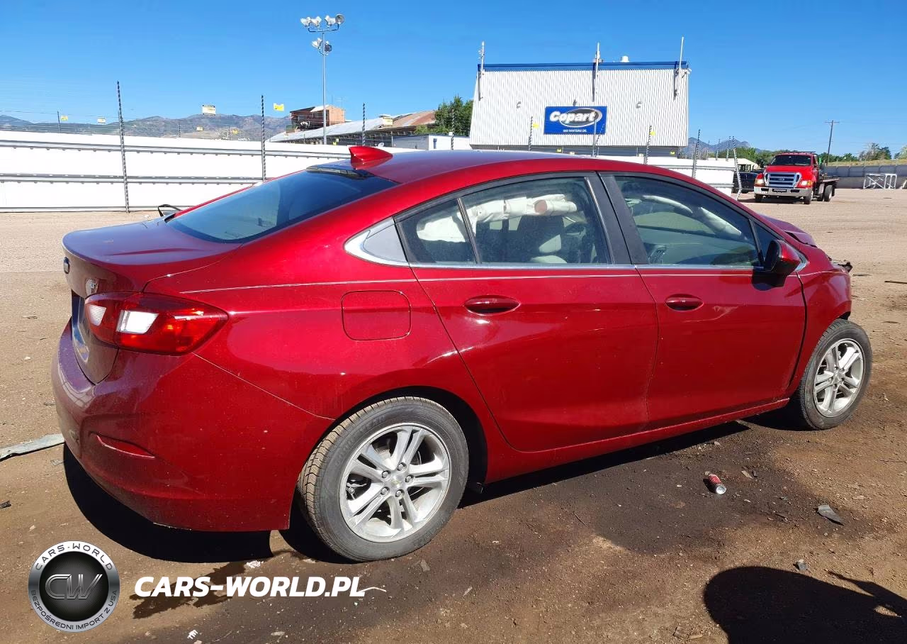 2018 Chevrolet Cruze Lt VIN:1G1BE5SM3J7117385 - 3