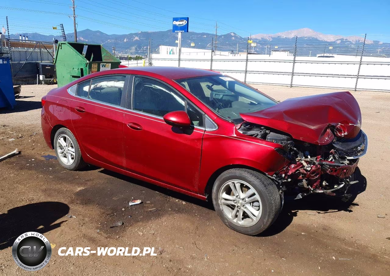 2018 Chevrolet Cruze Lt VIN:1G1BE5SM3J7117385 - 4