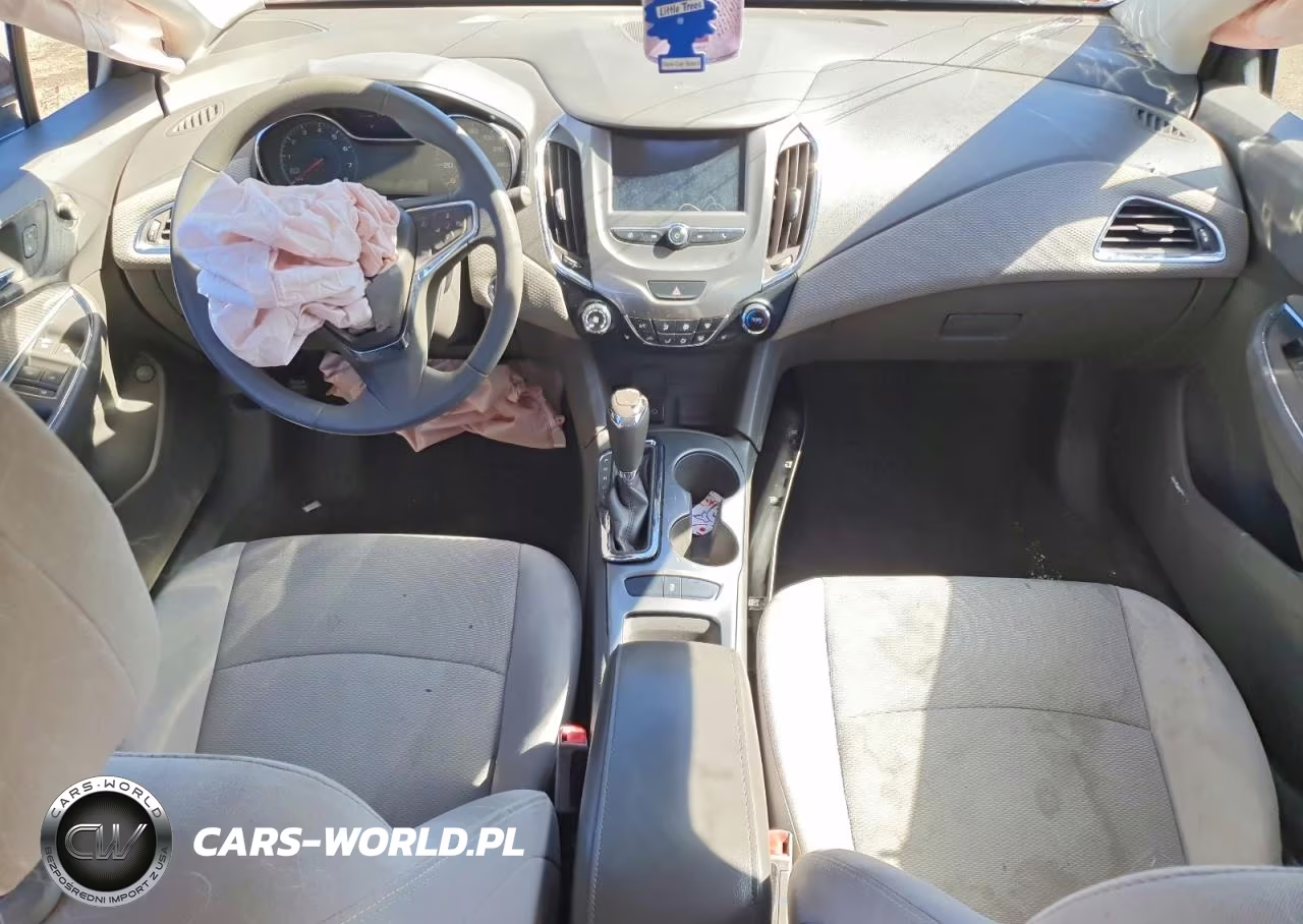 2018 Chevrolet Cruze Lt VIN:1G1BE5SM3J7117385 - 8