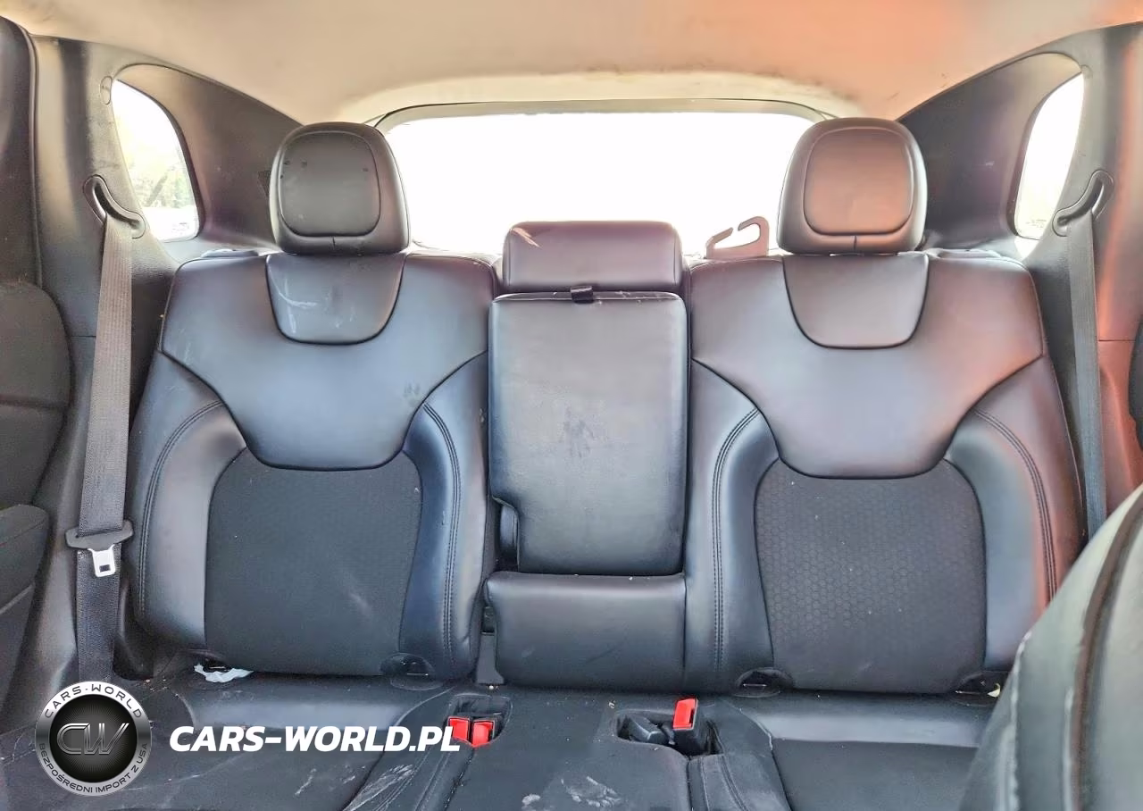 2019 Jeep Cherokee Latitude Plus VIN:1C4PJMLN6KD470796 - 10