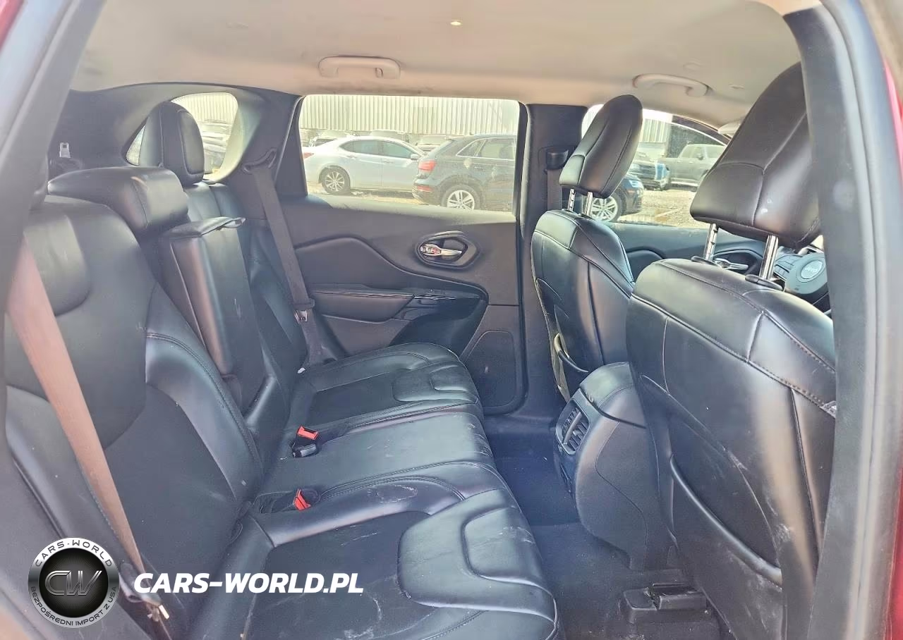 2019 Jeep Cherokee Latitude Plus VIN:1C4PJMLN6KD470796 - 11
