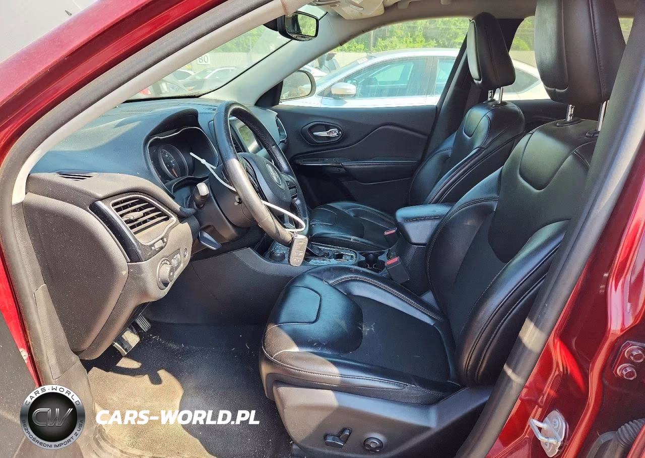 2019 Jeep Cherokee Latitude Plus VIN:1C4PJMLN6KD470796 - 7