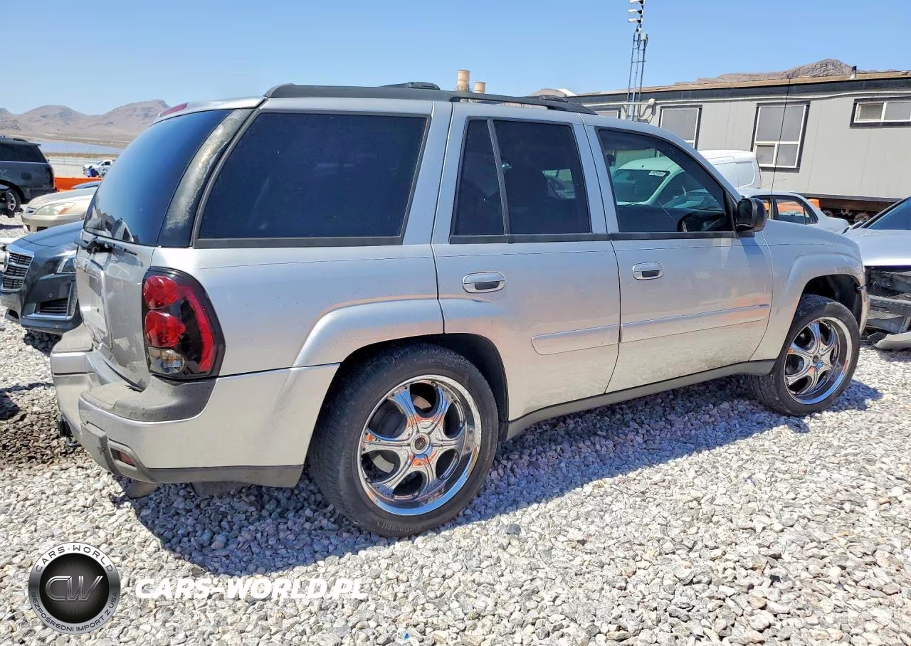 2005 Chevrolet Trailblazer Ls VIN:1GNDS13S052105266 - 3